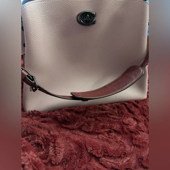 Elegant Lavender Coach Leather Shoulder Bag C2590 - Picture 7 of 11